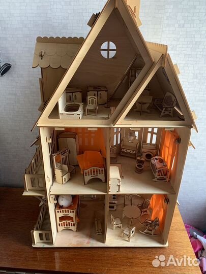 Домик кукольный деревянный