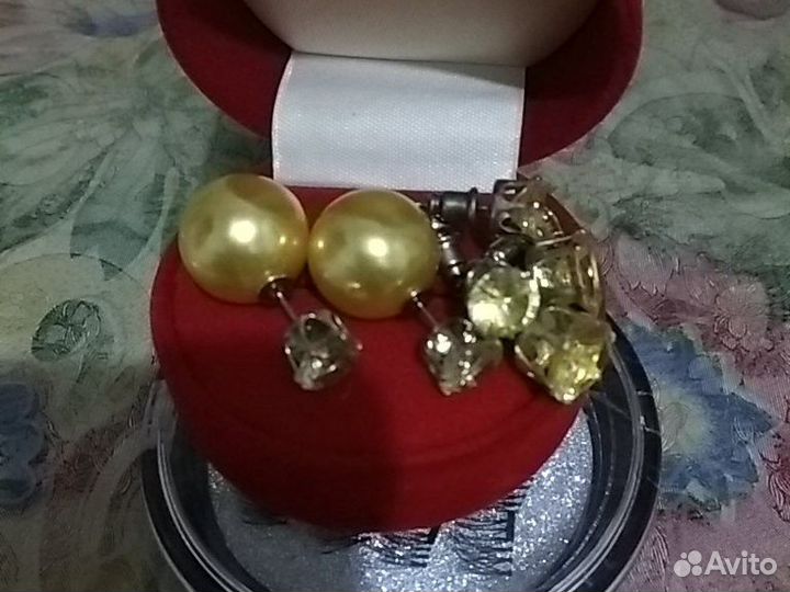 Серьги-пуссеты.под золото/жёлтые.4пары разн.размер