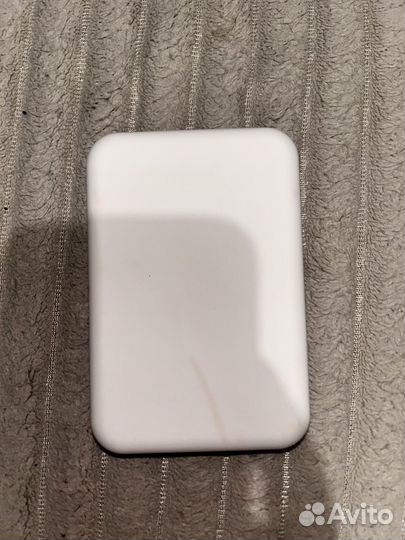 Magnetic Wireless Power Bank