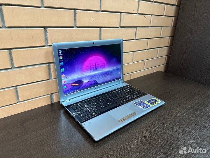 Ноутбук Samsung/i7/8Гб/SSD