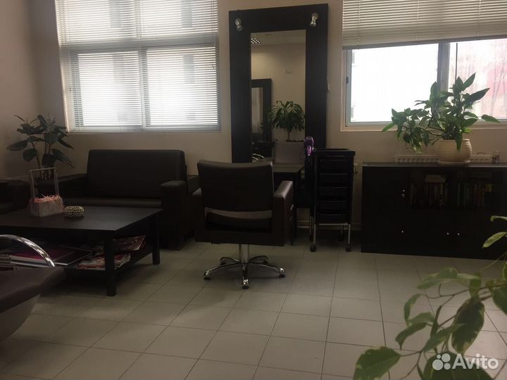 Кресло парикмахера в аренду