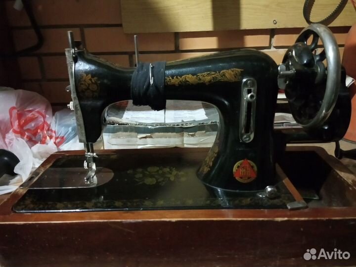 Швейная машина 