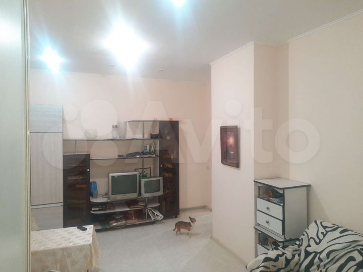 3-к. квартира, 90 м², 1/3 эт.
