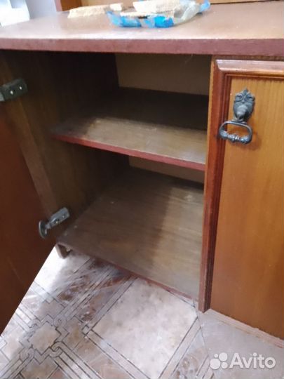 Трюмо с зеркалом