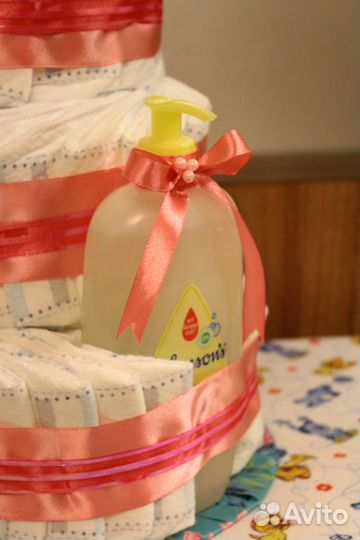 Трех ярусный торт из подгузников