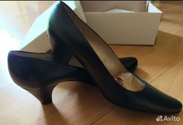 Военная женская черная офисная форма