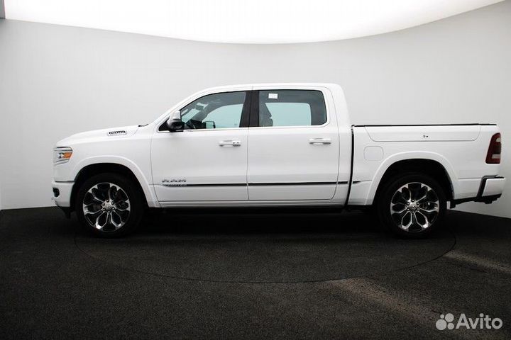 RAM 1500 5.7 AT, 2023, 10 000 км