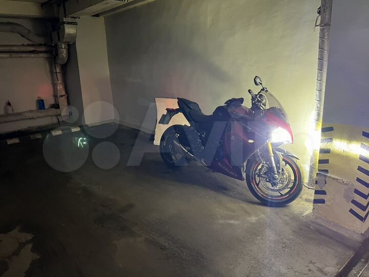 Машиноместо, 10 м²