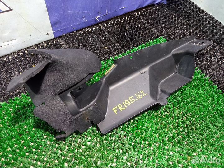 Дефлектор радиатора правый Nissan Pathfinder