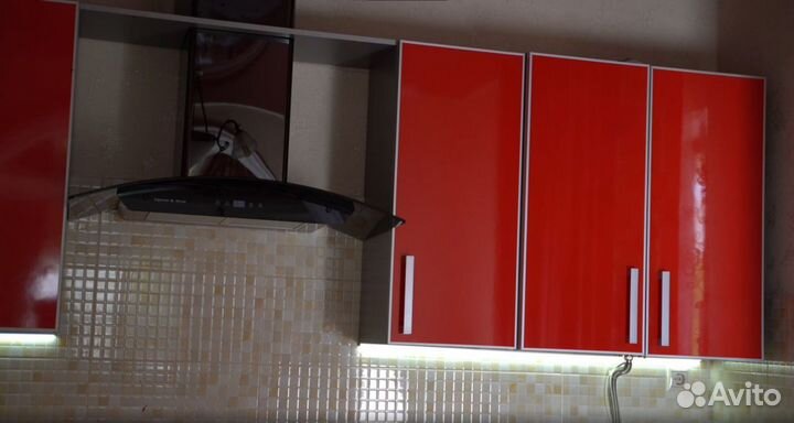 Подсветка дома и кухни в нескольких цветах