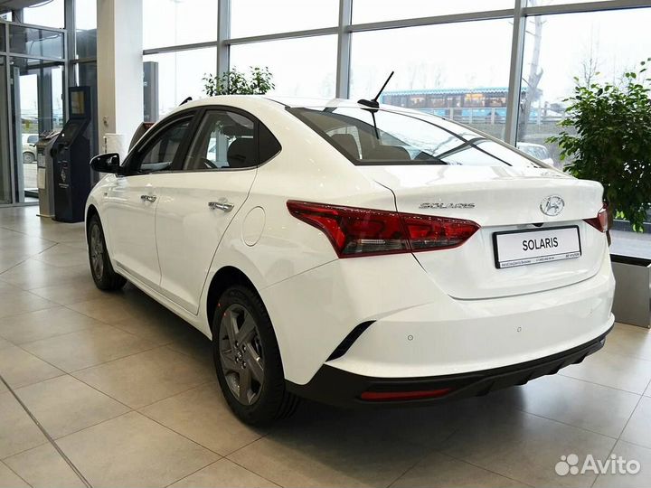 Крышка багажника Hyundai Solaris 2 белый металлик