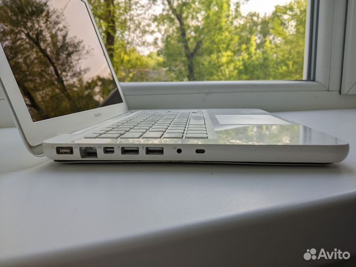 Apple MacBook 13 2010