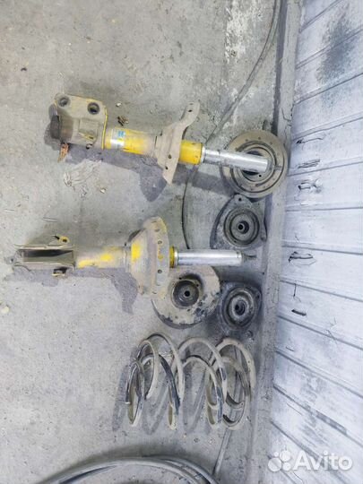 Амортизаторы на Субару Легаси Форестер