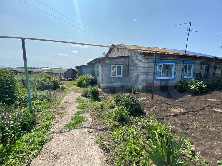 3-к. квартира, 82 м², 1/1 эт.