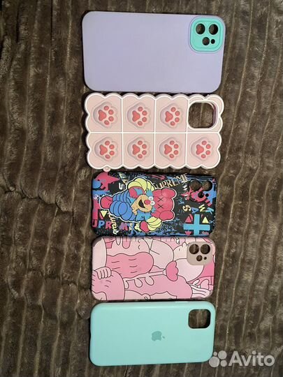 Чехлы на iPhone 11
