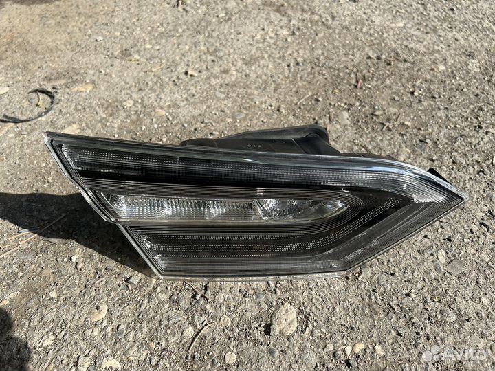 Фонарь левый внутренний Toyota Camry v70 GR Sport