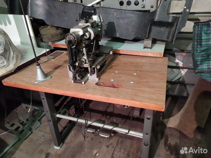 Петельная швейная машина бу