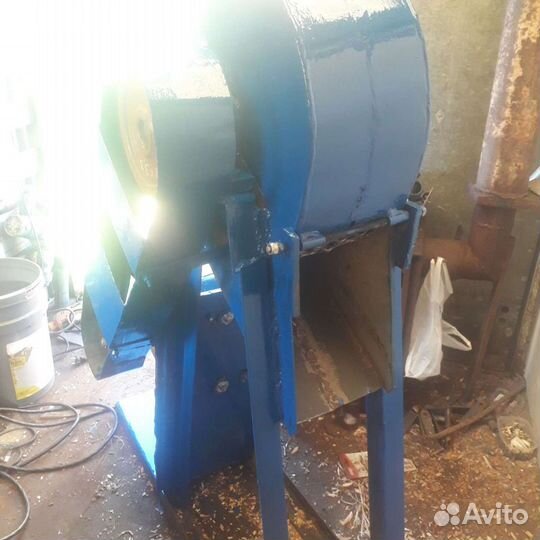 Продам щепорез, двигатель 380. 10 квт