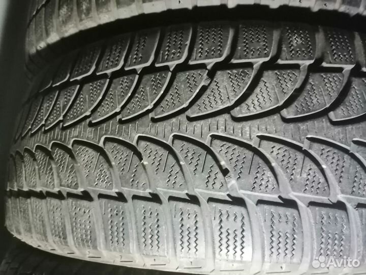 Bridgestone Blizzak LM-80 Evo 235/60 R18