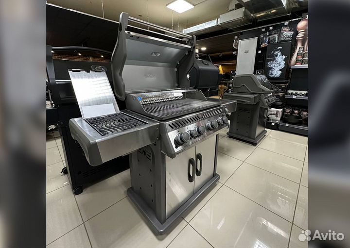 Газовый гриль Napoleon Rogue 525 SE