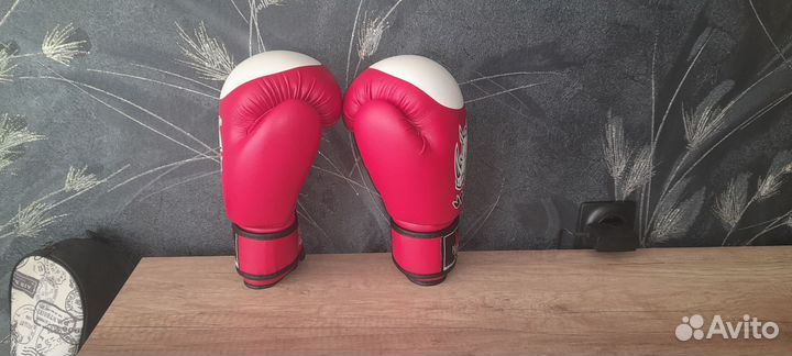 Боксерские перчатки 10 oz