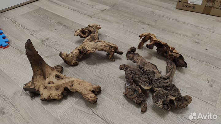 Корни, коряги для декора