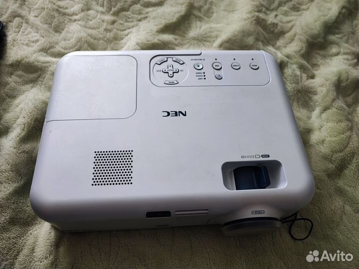 Проектор NEC VT46