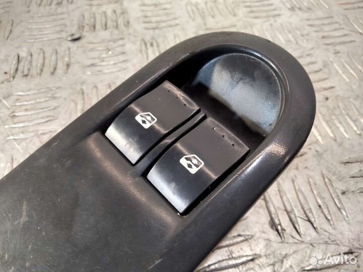 Блок управления стеклоподъёмниками Megane II