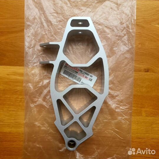 Кулак поворотный снегоходов Yamaha Nitro