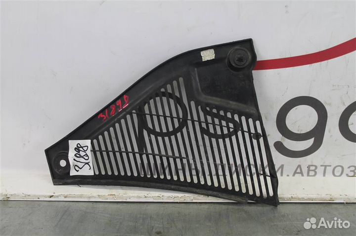 Решетка стеклооч. (планка под лобовое стекло) Vol