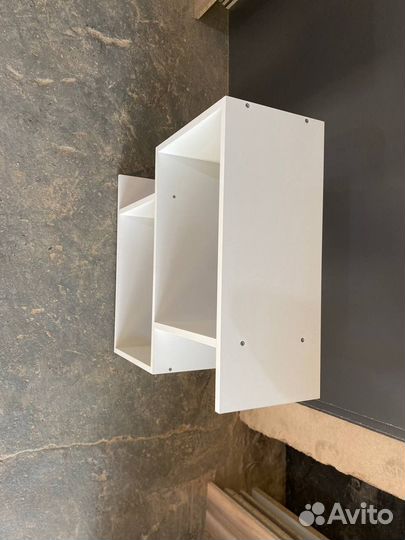 Полка настенная, стол письменный