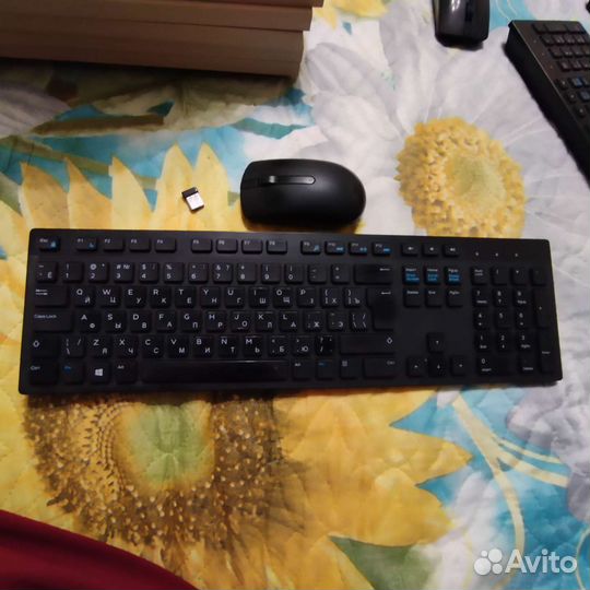 Беспроводная клавиатура и мышь dell