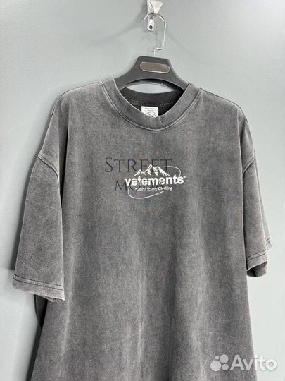 Футболка Vetements