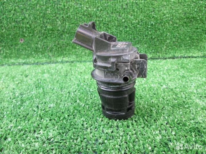 Мотор бачка омывателя передний Toyota Prius ZVW30