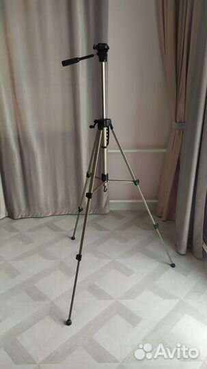 Штатив для фотоаппарата