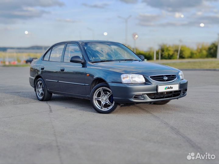 Hyundai Accent, 2011