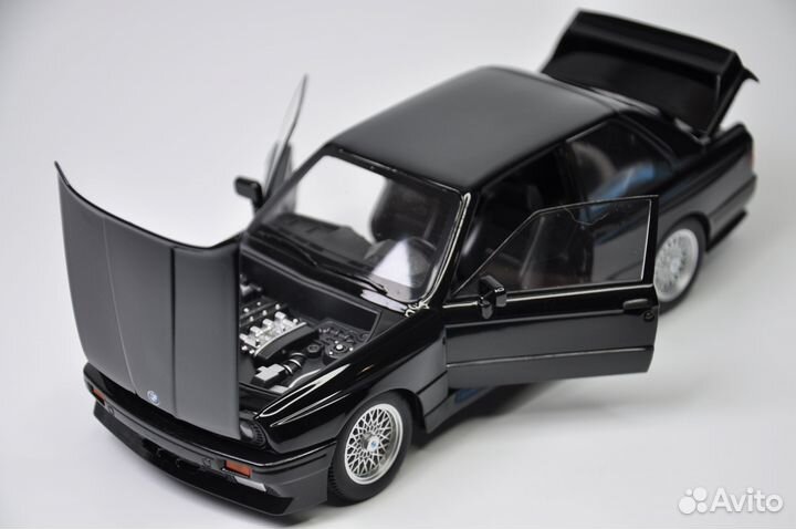 Модель авто BMW M3 (E30) 1986-1991 1:24 металл