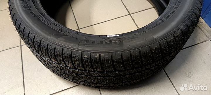 Pirelli Scorpion Winter 315/40 R21 115W