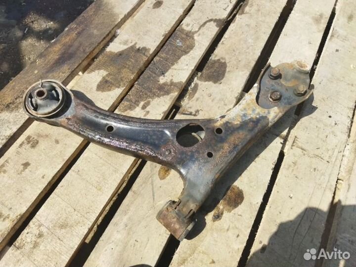 Рычаг передний правый Toyota Caldina ST246 3sgte