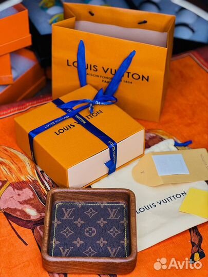 Маленький поднос Louis Vuitton