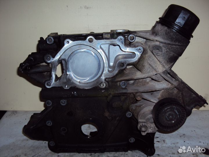 Передняя крышка двигателя Мерседес 638 двс 611