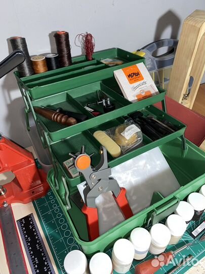 Набор инструментов бу для работы с кожей+кожа