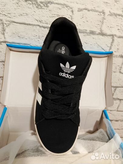 Кроссовки adidas кампус