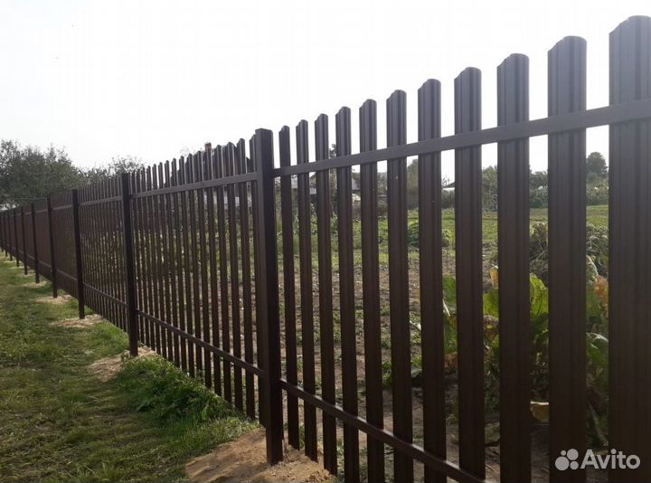 Забор из штакетника