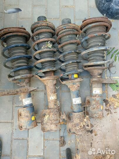 Стойка амортизатора land rover freelander 1