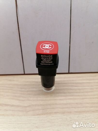 Матовая помада Chanel rouge Allure velvet extr,110