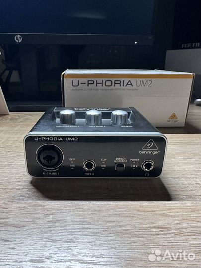 Внешняя звуковая карта behringer um2