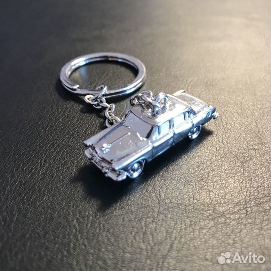 Брелок ретро-автомобиль Газ М21 Волга (хром)