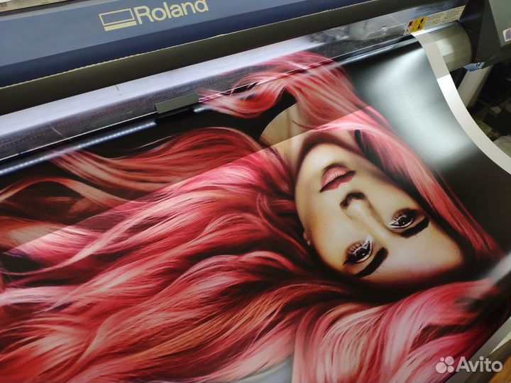 Широкоформатная печать наклеек стикеров рекламы