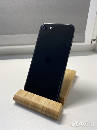 iPhone se 64gb 2020